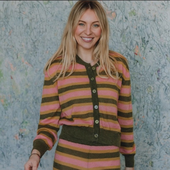 ISO!!!!! DO NOT BUY!!! Daily Drills Striped sweater set! - Picture 2 of 2